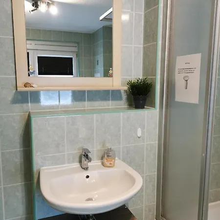 Monteur- Und In Hainichen Ot - Erdgeschosswohnung - Familie Weber Bockendorf