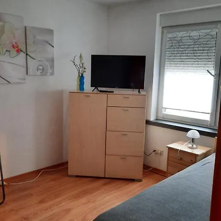 Monteur- Und In Hainichen Ot - Erdgeschosswohnung - Familie Weber Bockendorf