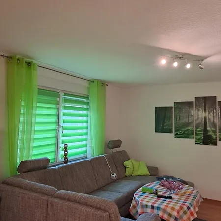 Apartment Monteur- Und In Hainichen Ot - Erdgeschosswohnung - Familie Weber