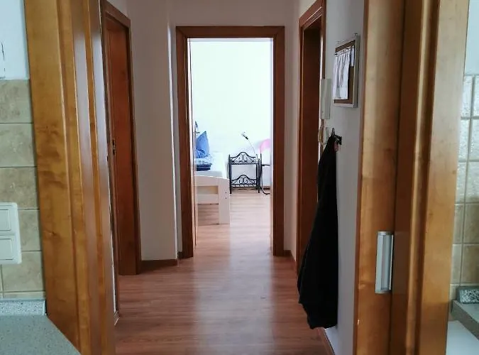 Monteur- Und In Hainichen Ot - Erdgeschosswohnung - Familie Weber *