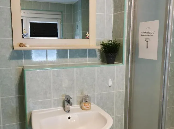 Monteur- Und In Hainichen Ot - Erdgeschosswohnung - Familie Weber Bockendorf