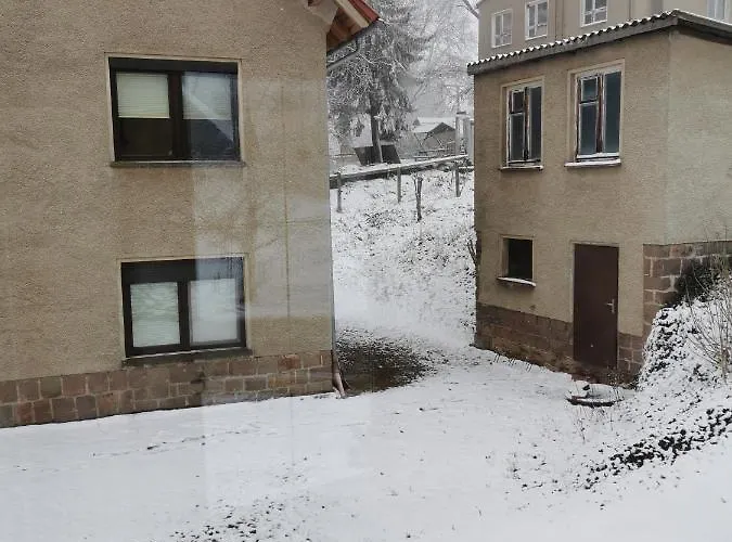 Monteur- Und In Hainichen Ot - Erdgeschosswohnung - Familie Weber Bockendorf