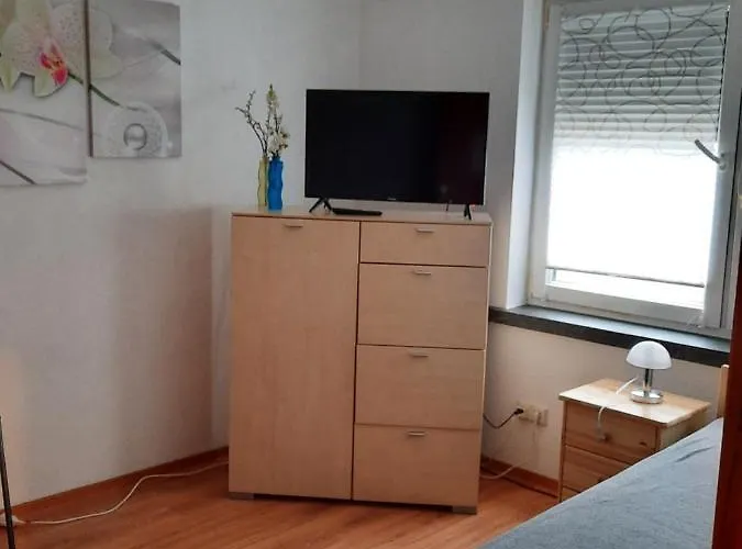 Monteur- Und In Hainichen Ot - Erdgeschosswohnung - Familie Weber Bockendorf