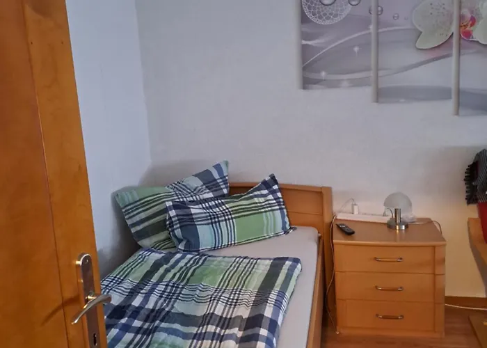 Monteur- Und In Hainichen Ot - Erdgeschosswohnung - Familie Weber